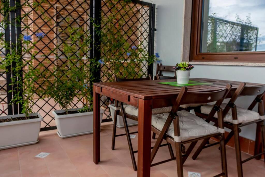 La Finestra Sul Golfo Apartment Naples Exterior photo
